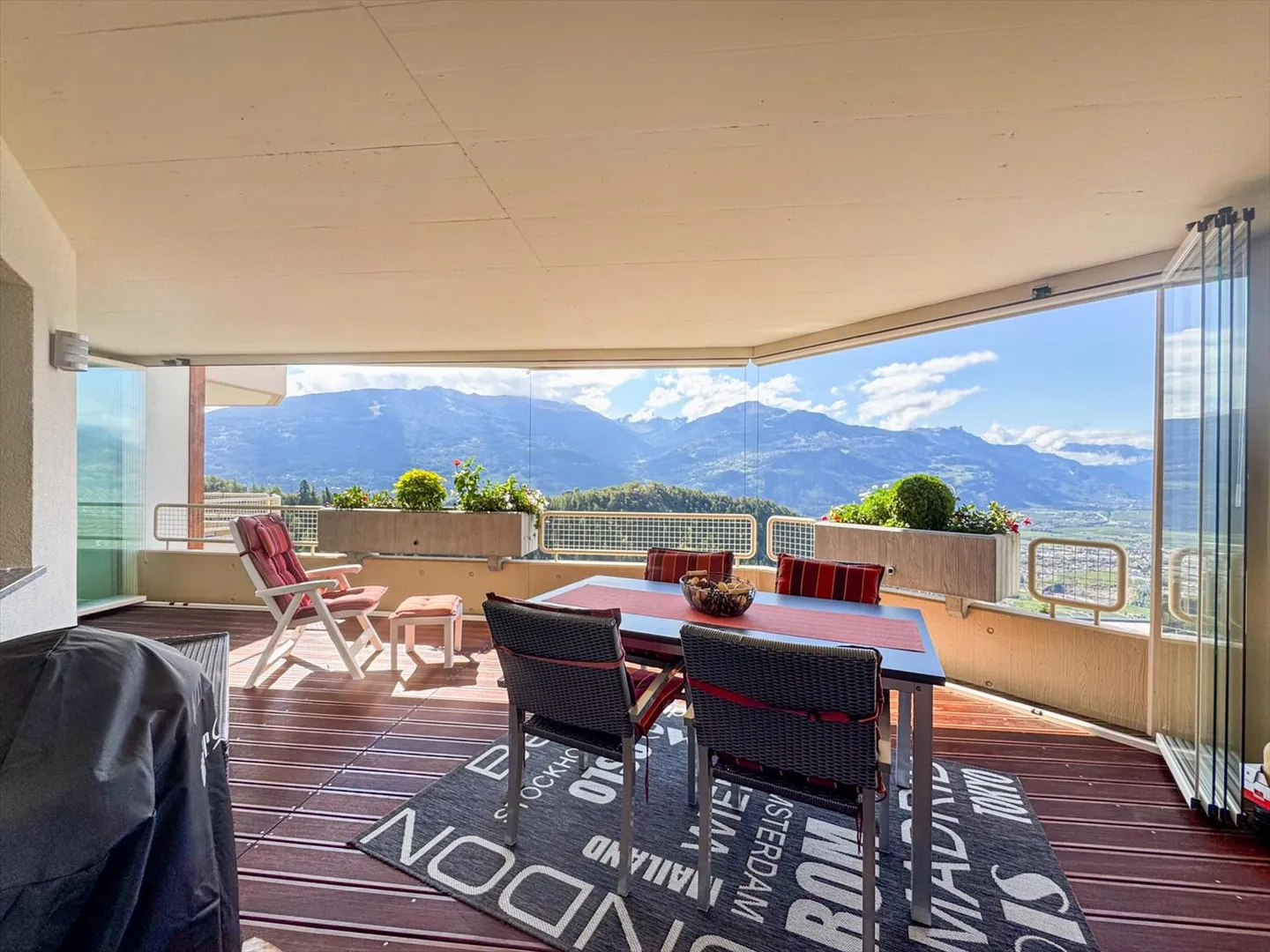 4.5 Room Apartment in Savièse - Panoramic View of the Rhône Valley - Photo 10 of 13