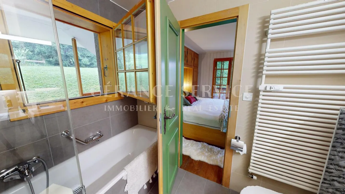 Appartement rénové avec terrasse - Photo 11 sur 15