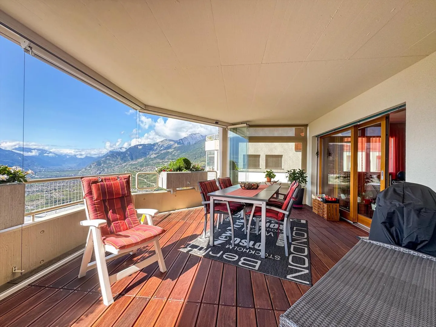 4.5 Room Apartment in Savièse - Panoramic View of the Rhône Valley - Photo 11 of 13