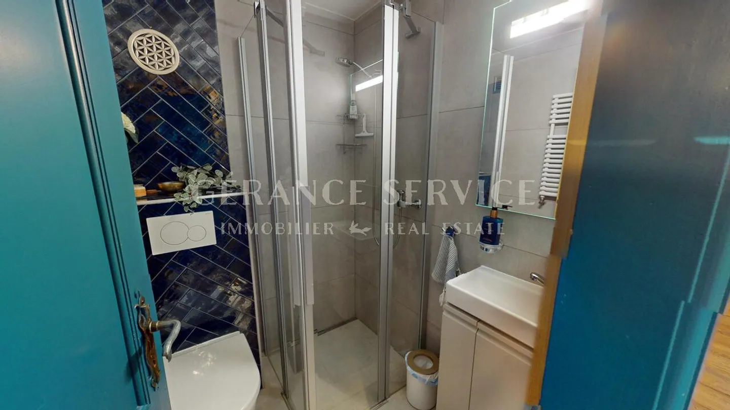 Appartement rénové avec terrasse - Photo 13 sur 15