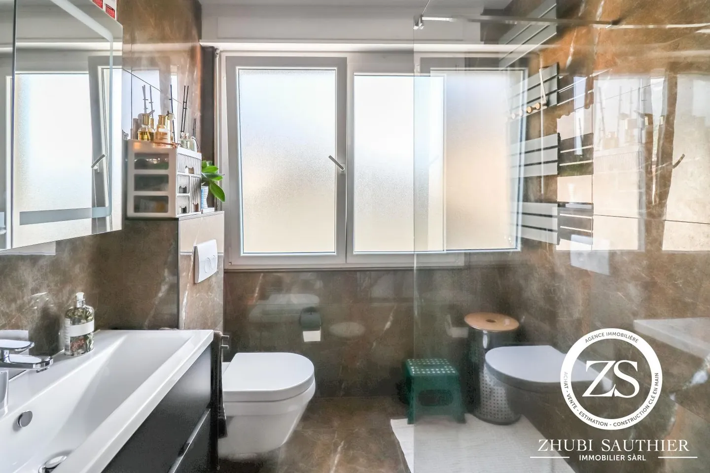 Renovated 4-room apartment in St-Pierre-de-Clages - Photo 8 of 14