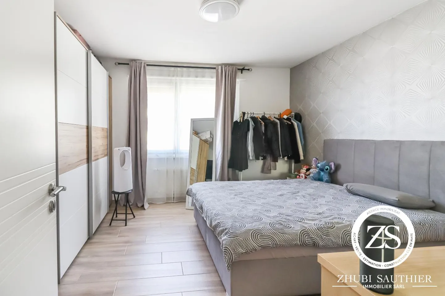 Renovated 4-room apartment in St-Pierre-de-Clages - Photo 10 of 14