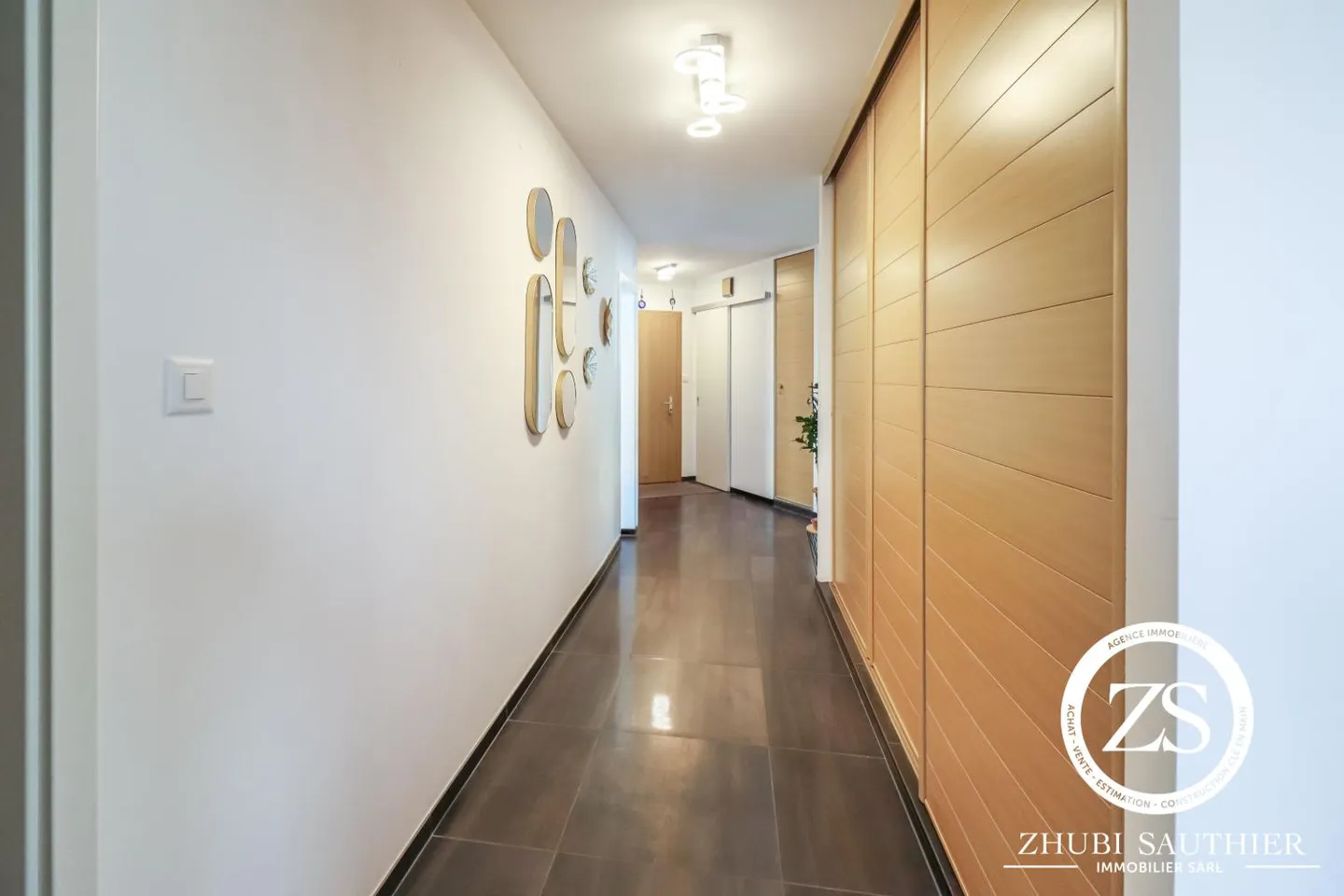 Renovated 4-room apartment in St-Pierre-de-Clages - Photo 11 of 14