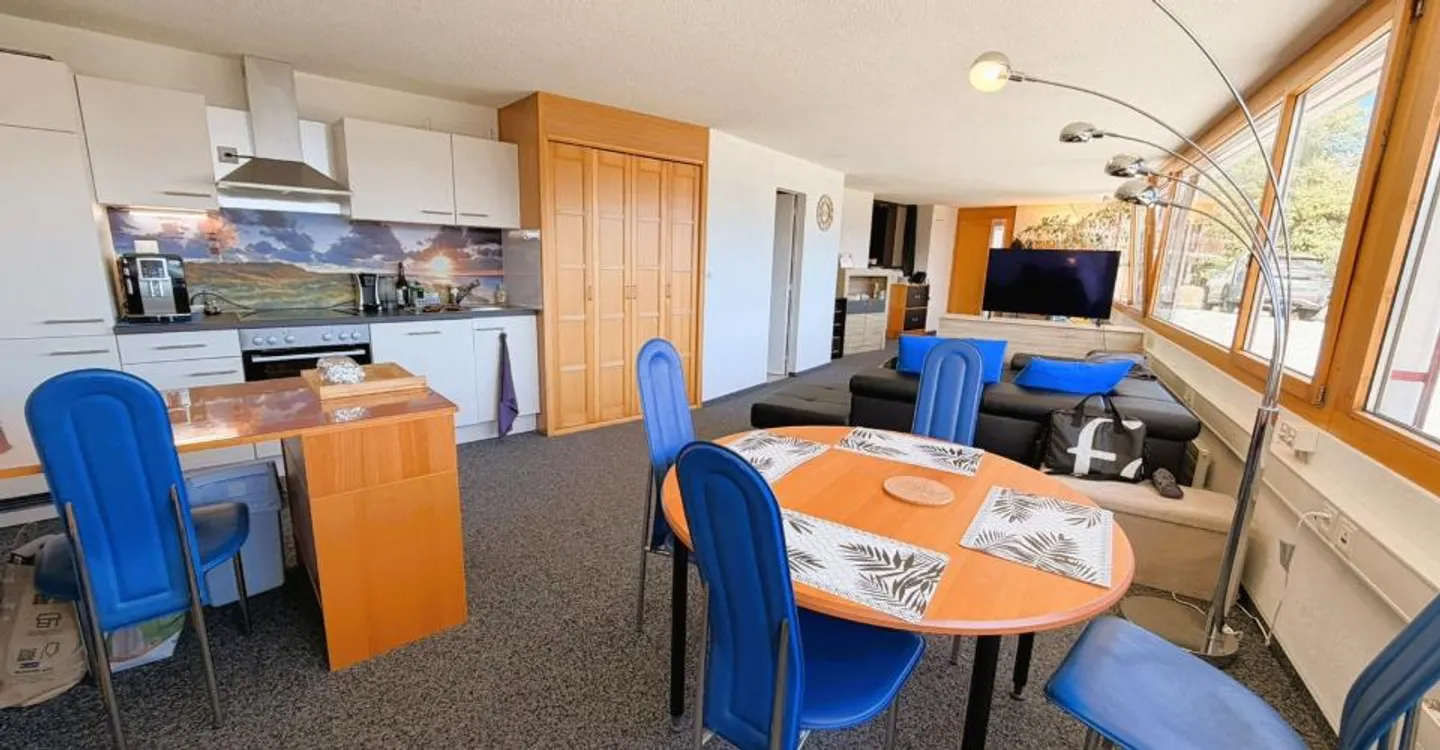 MAGNIFIKANTER LOFT MIT 2,5 ZIMMERN - SEHR GERÄUMIG UND SEHR HELL - WUNDERSCHÖNER BLICK - RUHIGE LAGE - GUT GELEGEN - Foto 5 von 17