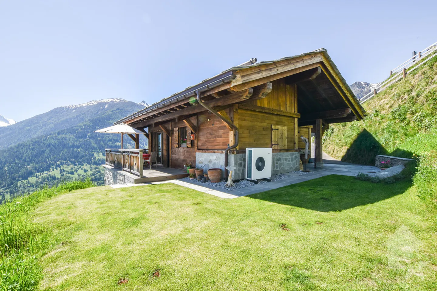 Magnifico chalet recente di alta classe - Foto 6 di 47