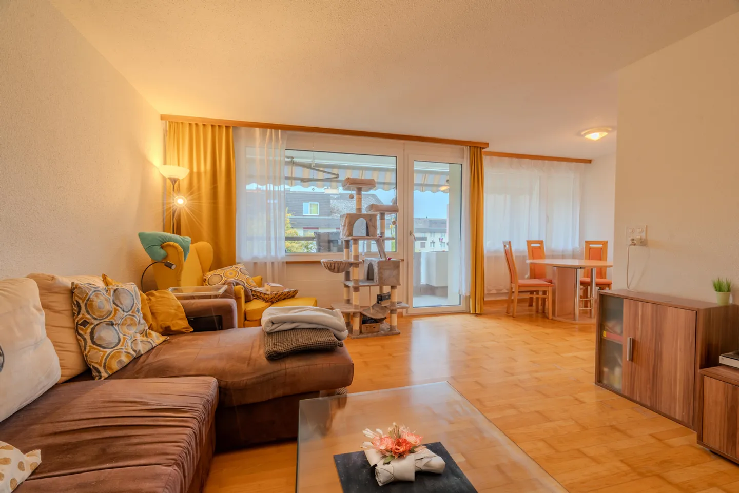 Attractive 3.5-room apartment in a central location - Photo 3 of 8