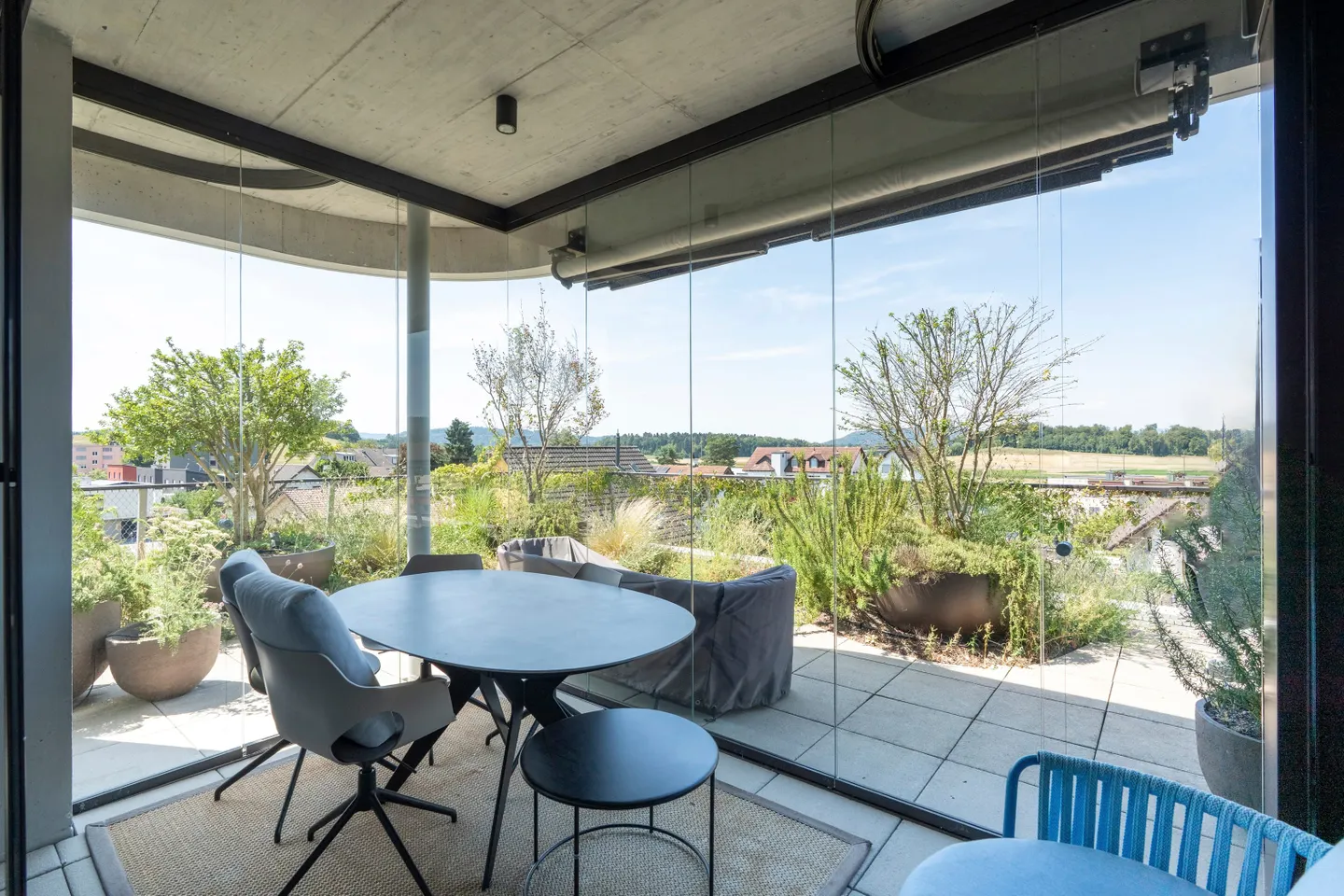 Modernes Attikawohnung mit Terrasse - Foto 2 von 13