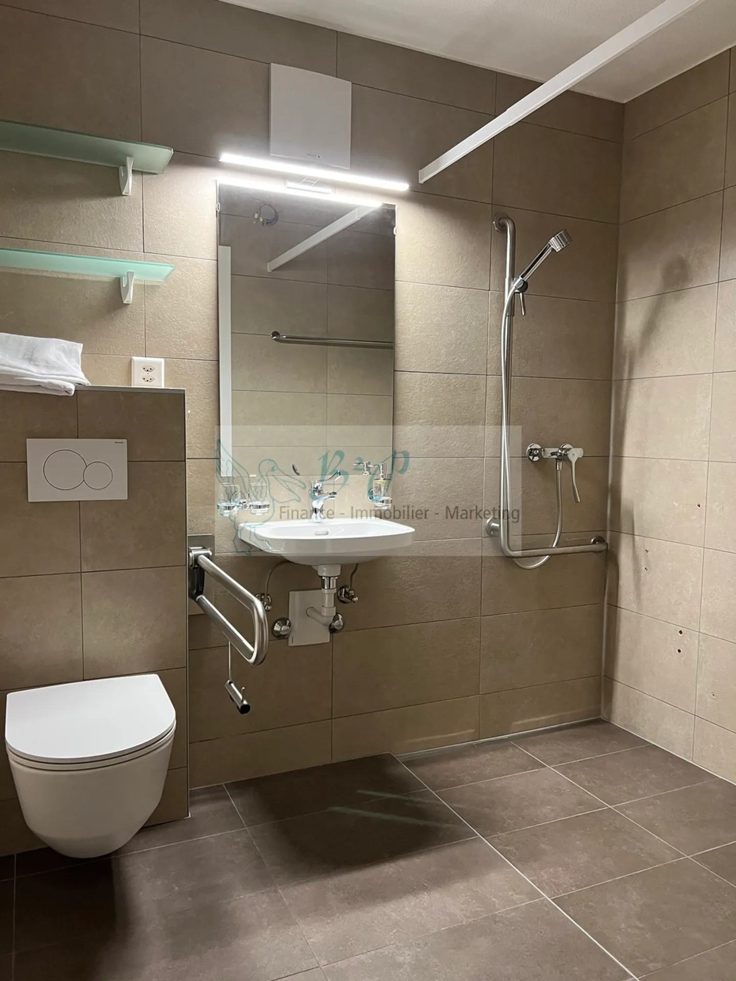 Grand appartement avec terrasse - Photo 12 sur 13