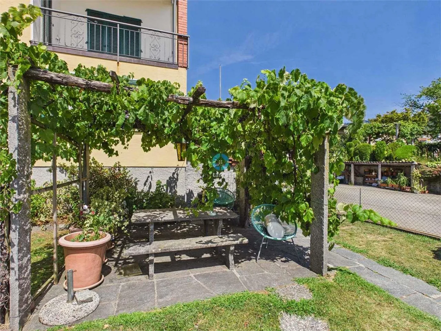 Duplex da ristrutturare con giardino - Foto 6 di 12