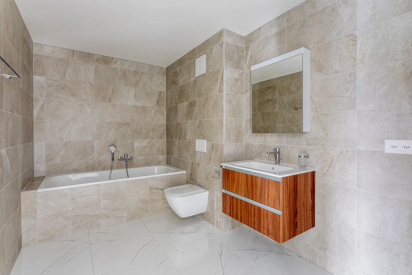 Neues 4,5-Zimmer-Apartment mit Parkplatz - Foto 8 von 13