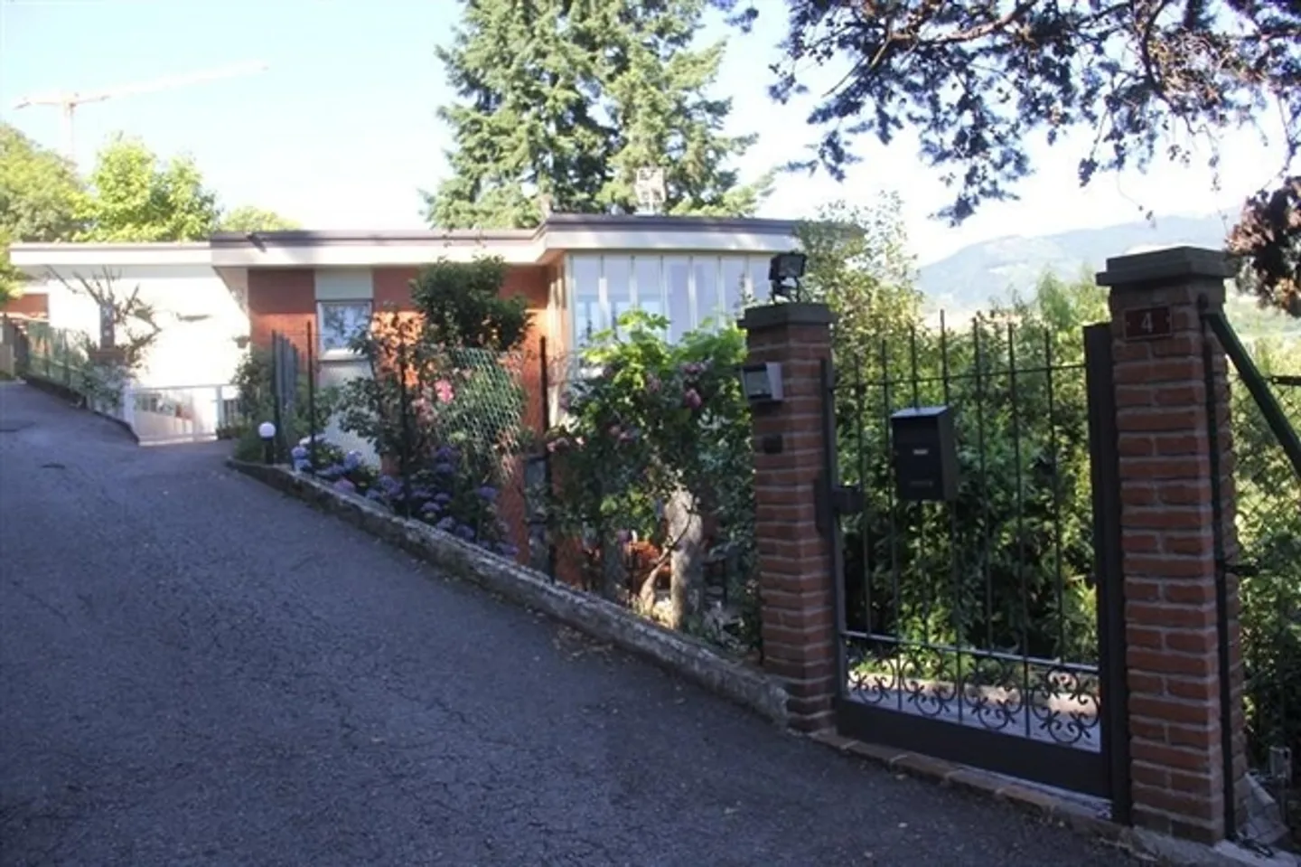 «Appartamento di 3 ½ locali in bifamiliare con giardino/terreno edificabile» - Foto 6 di 11