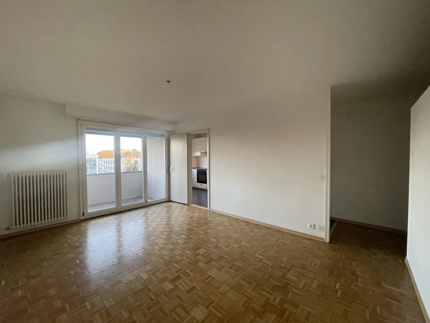 Luminoso appartamento di 3 locali - Foto 3 di 6