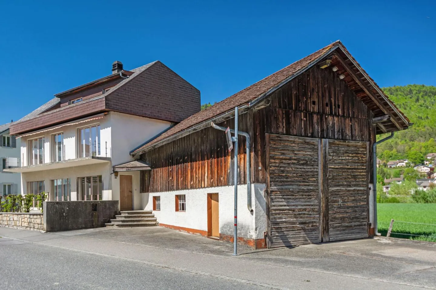 Sonceboz, Maison à rénover avec grange - Photo 2 sur 12
