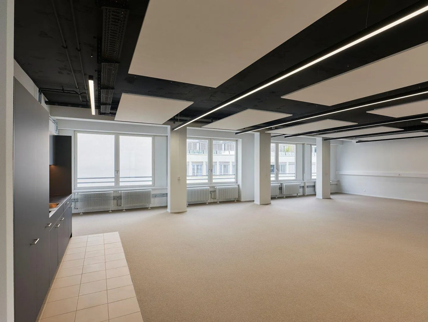 Attractive office space - modernly developed & centrally located in Biel - Photo 1 of 12
