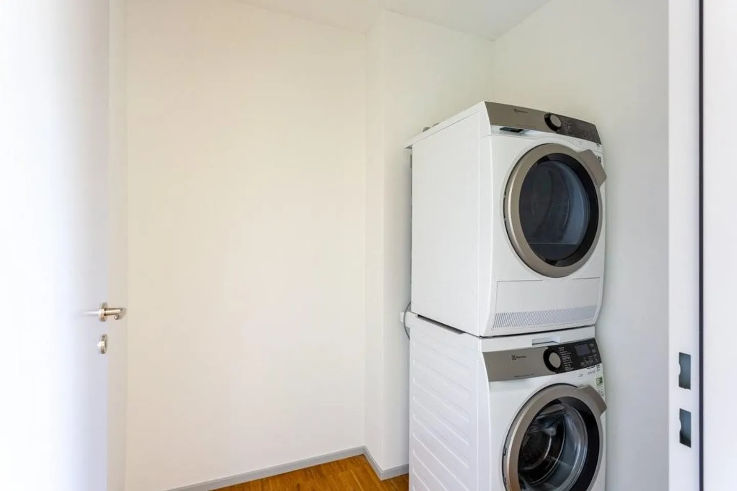 Nuovo appartamento a Zurigo-Schwamedingen - Foto 8 di 10