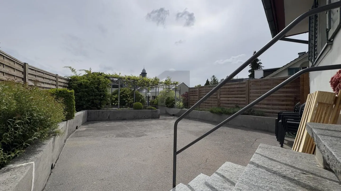 SANS BROUILLARD DANS UN EMPLACEMENT CENTRAL - Photo 5 sur 6