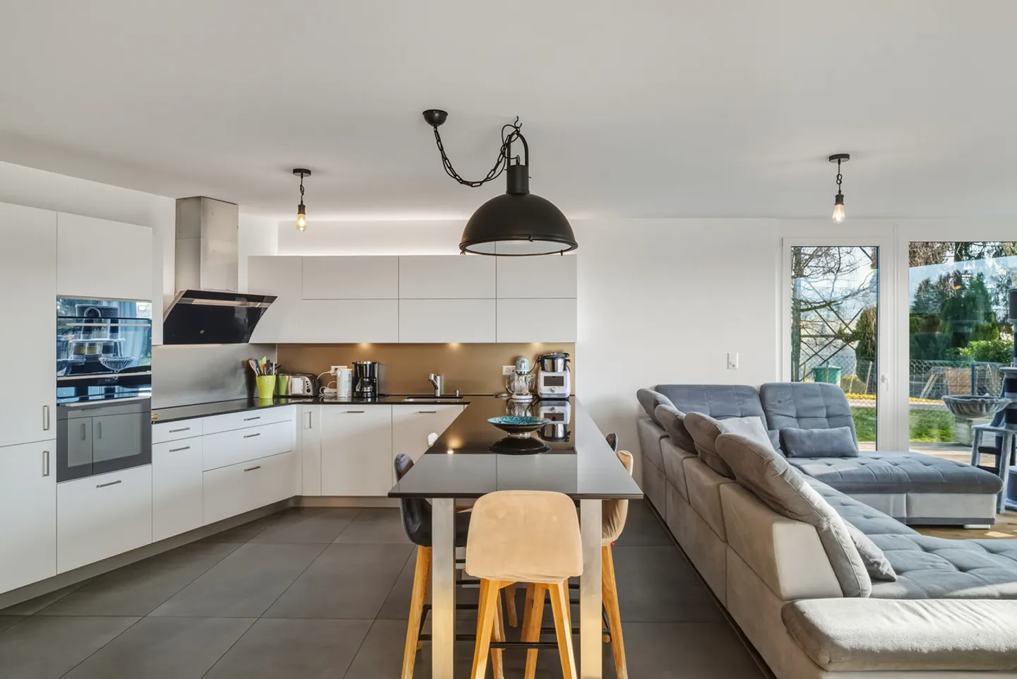 Hochwertige schlüsselfertige Villa nur 15 Minuten von Lausanne entfernt - Foto 3 von 10