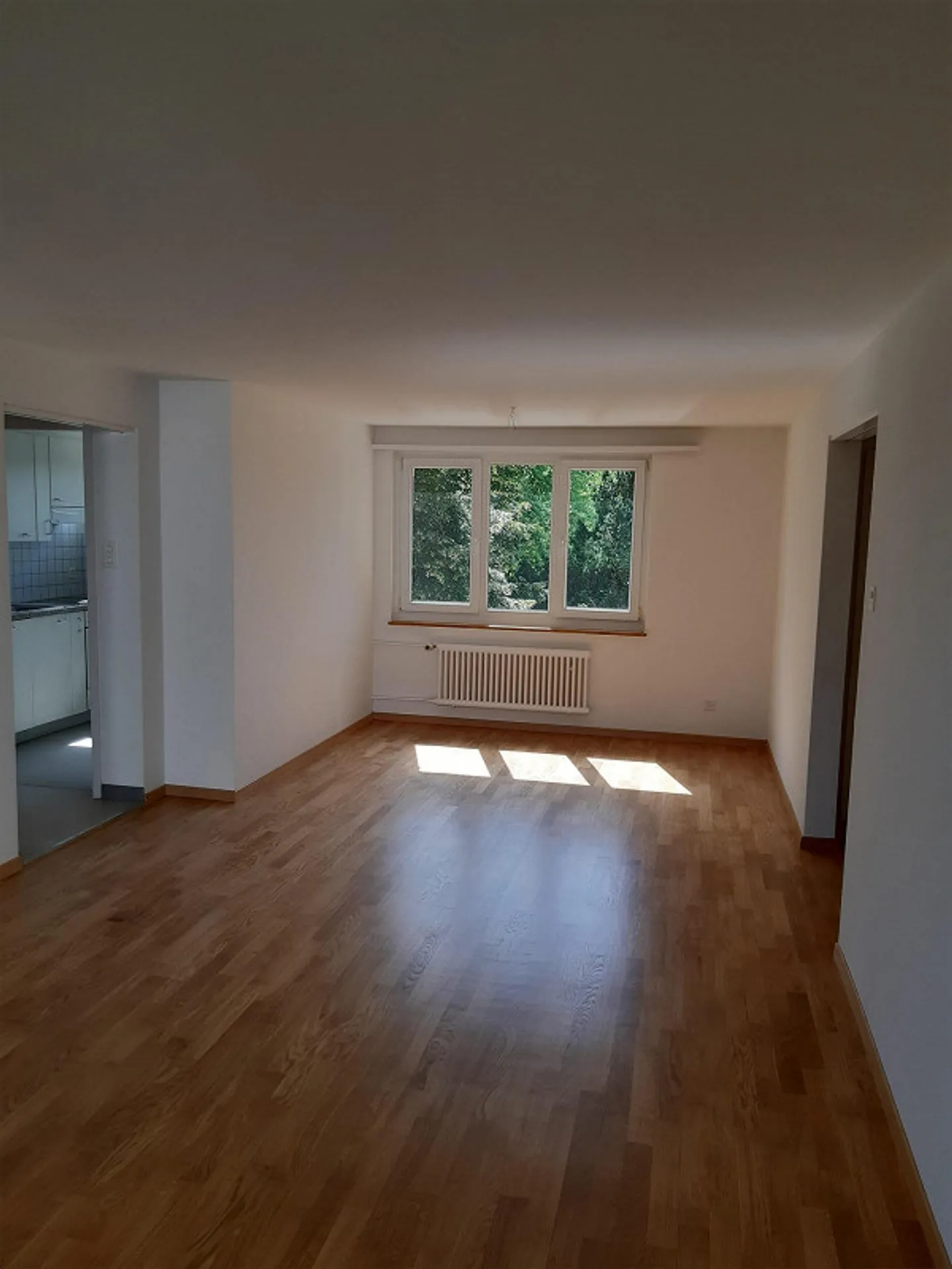 Appartamento conveniente di 5 ½ stanze a Niederuzwil - Foto 2 di 12