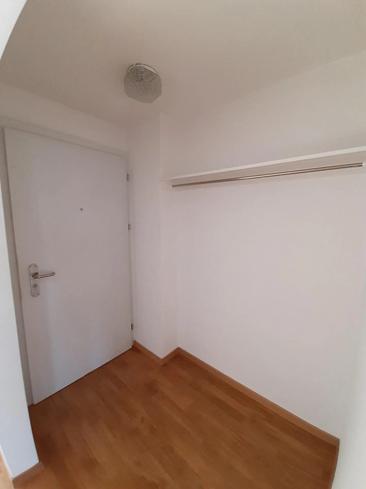 Appartamento conveniente di 5 ½ stanze a Niederuzwil - Foto 3 di 12