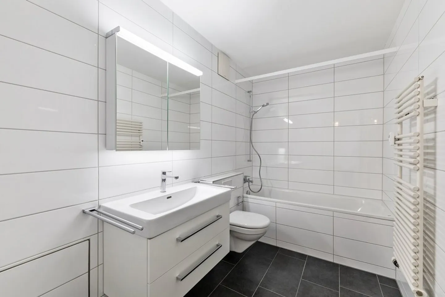 Vivere in una posizione privilegiata: Luminoso appartamento di 5 stanze - Foto 10 di 10