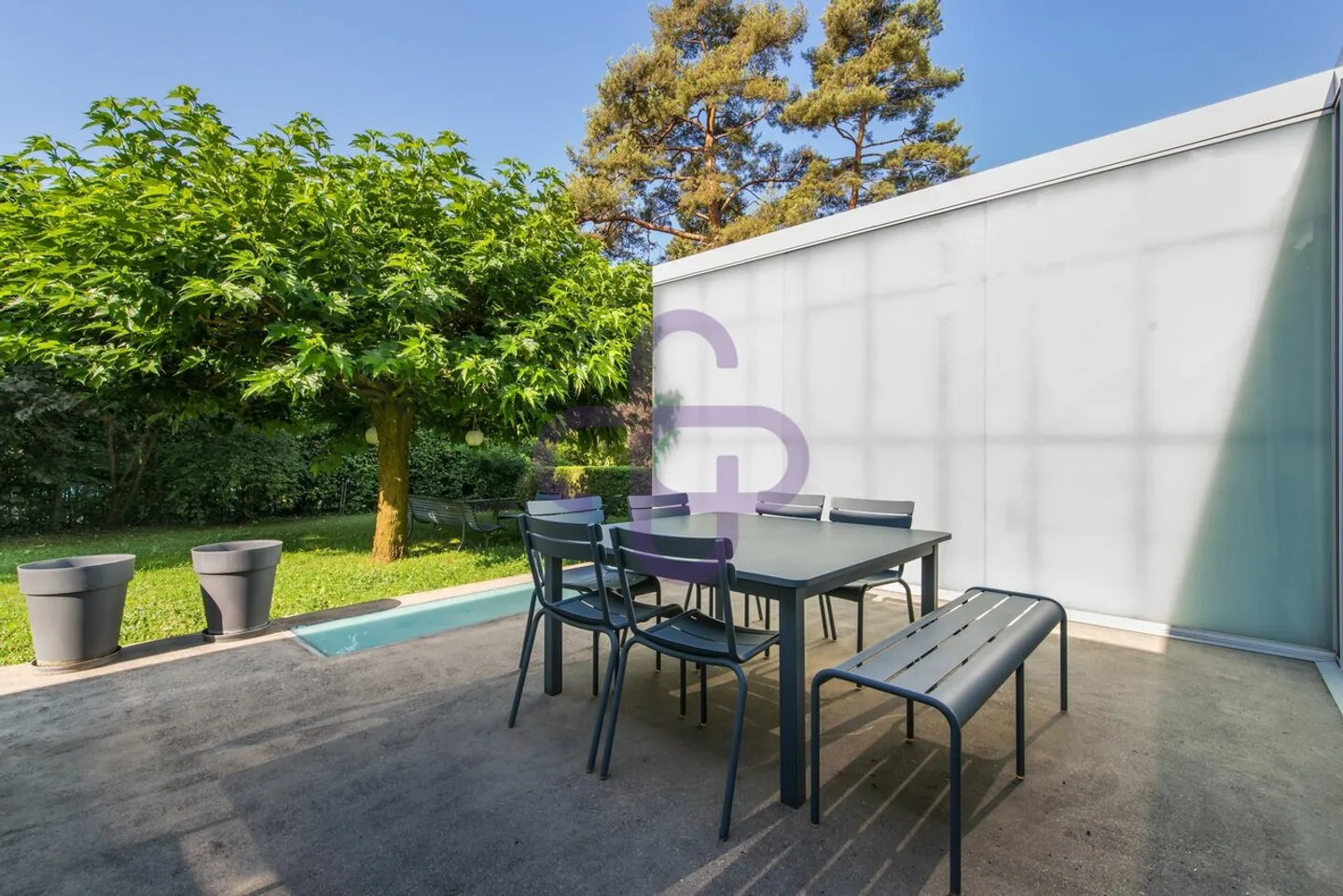 Exclusivity: Sublime Contemporary House with Lake View - Photo 5 of 5