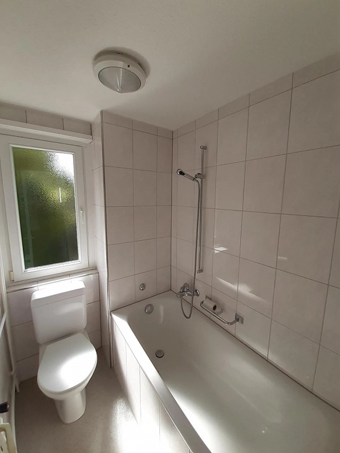 Appartamento conveniente di 5 ½ stanze a Niederuzwil - Foto 7 di 12