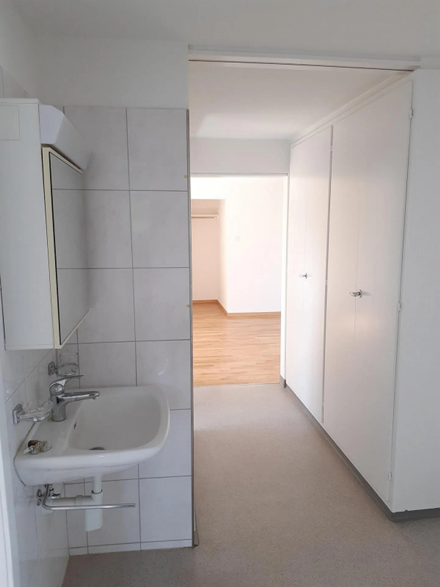 Appartamento conveniente di 5 ½ stanze a Niederuzwil - Foto 8 di 12