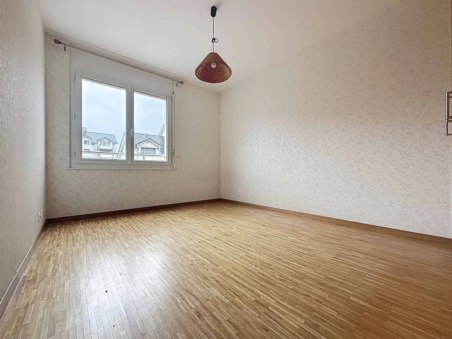 Geräumige Wohnung mit Balkon - Foto 6 von 13