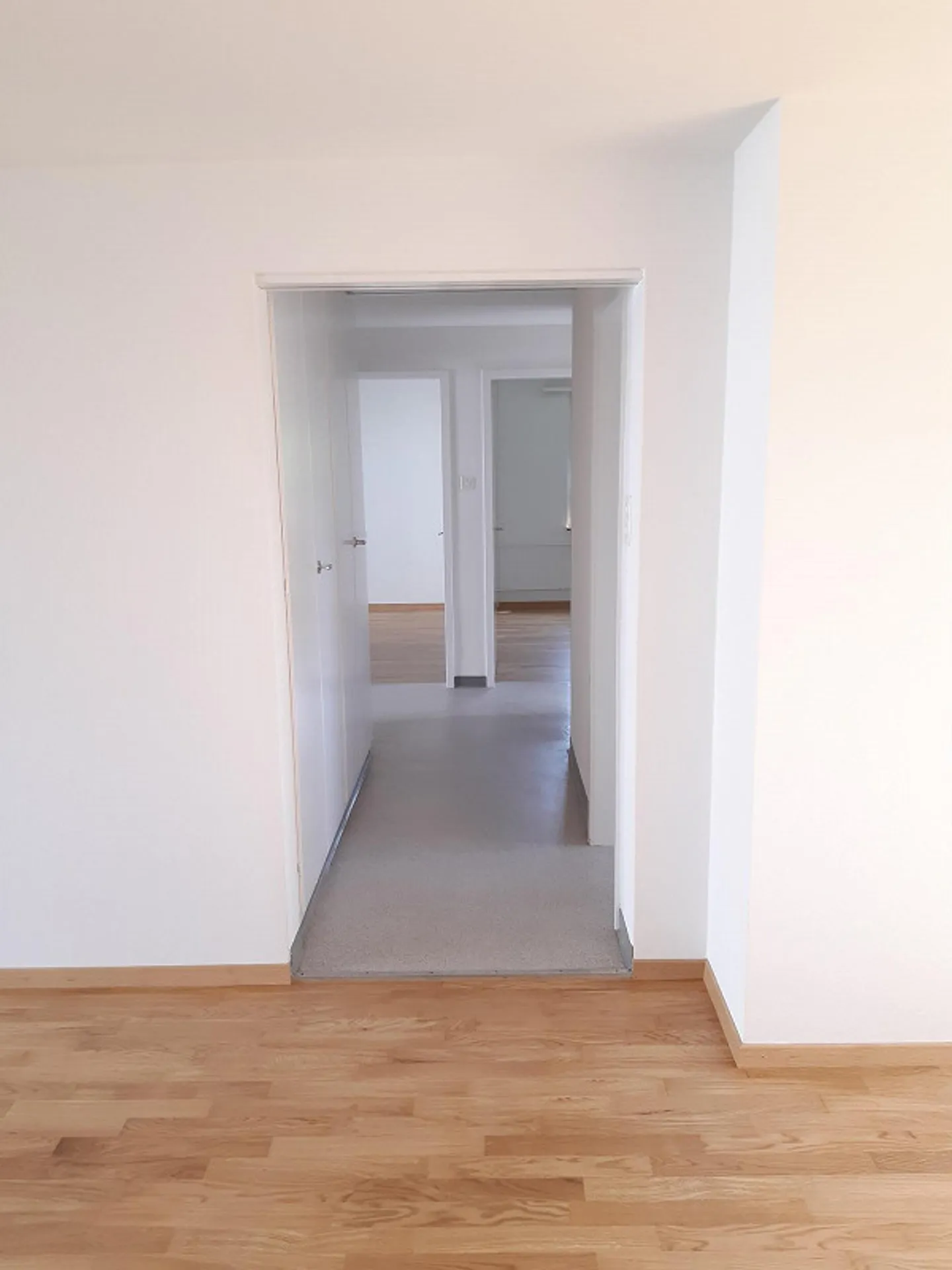 Appartamento conveniente di 5 ½ stanze a Niederuzwil - Foto 4 di 12