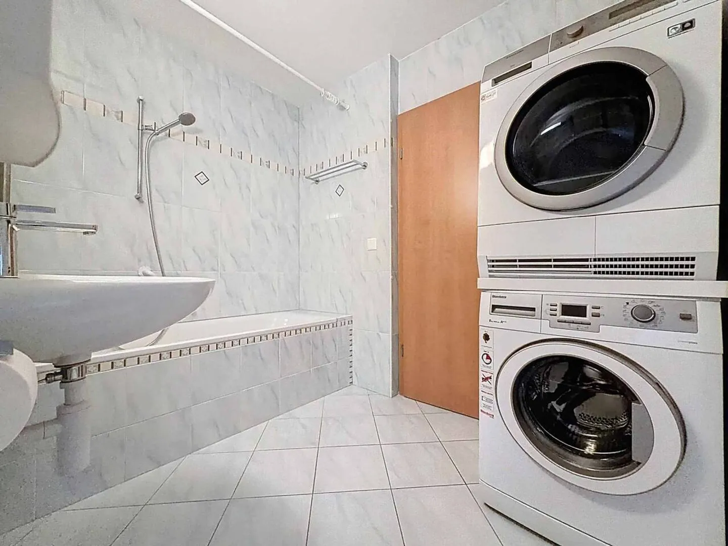 Geräumige Wohnung mit Balkon - Foto 9 von 13