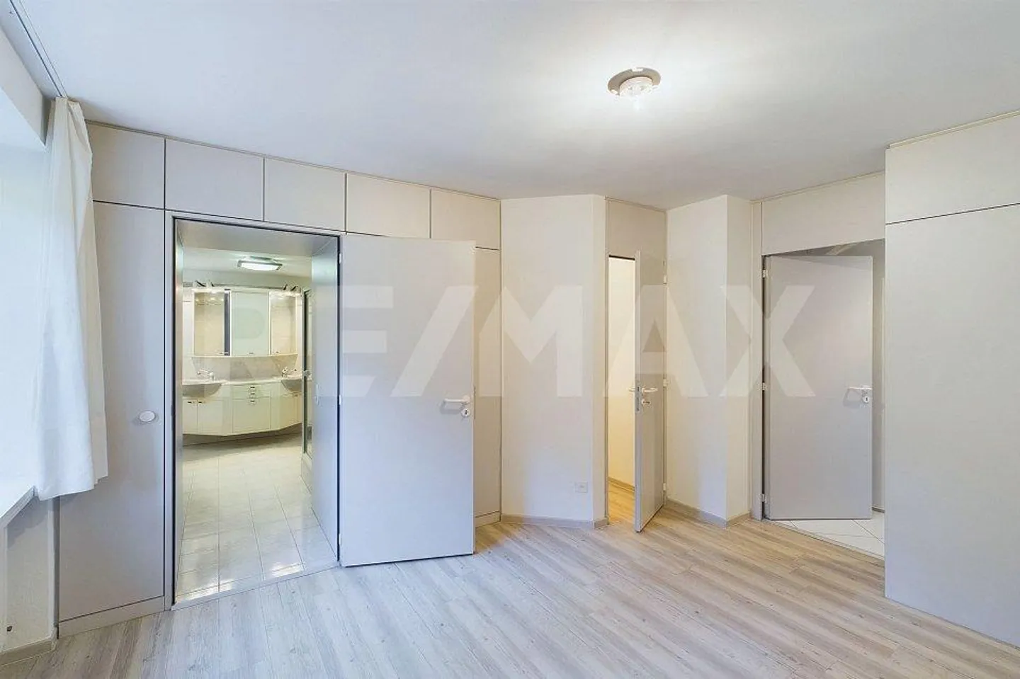 Comfortable 2-room apartment with garden and covered terrace - Photo 5 of 12