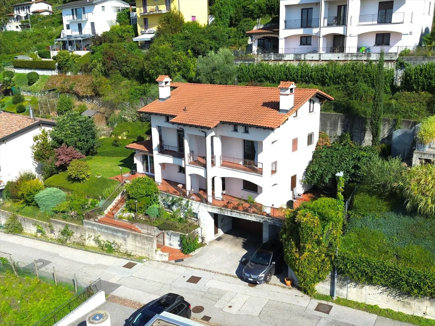 «Elegante villa di 7,5 locali in posizione privilegiata a Vacallo» - Foto 2 di 13