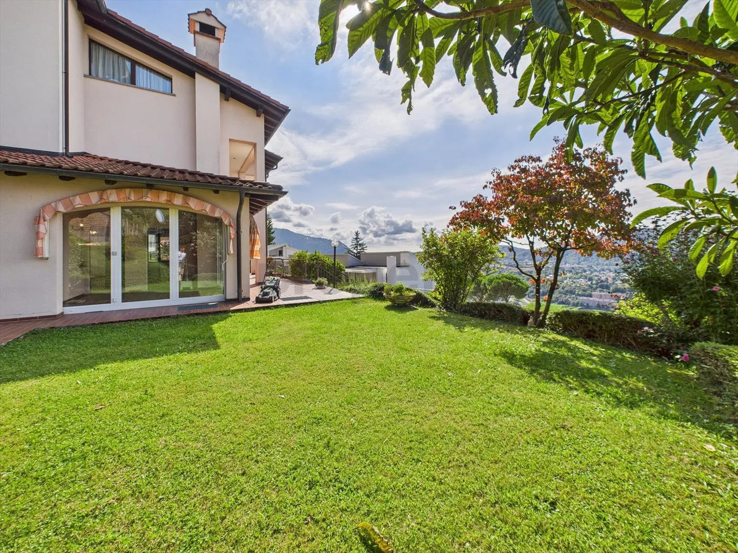 «Elegante villa di 7,5 locali in posizione privilegiata a Vacallo» - Foto 4 di 13