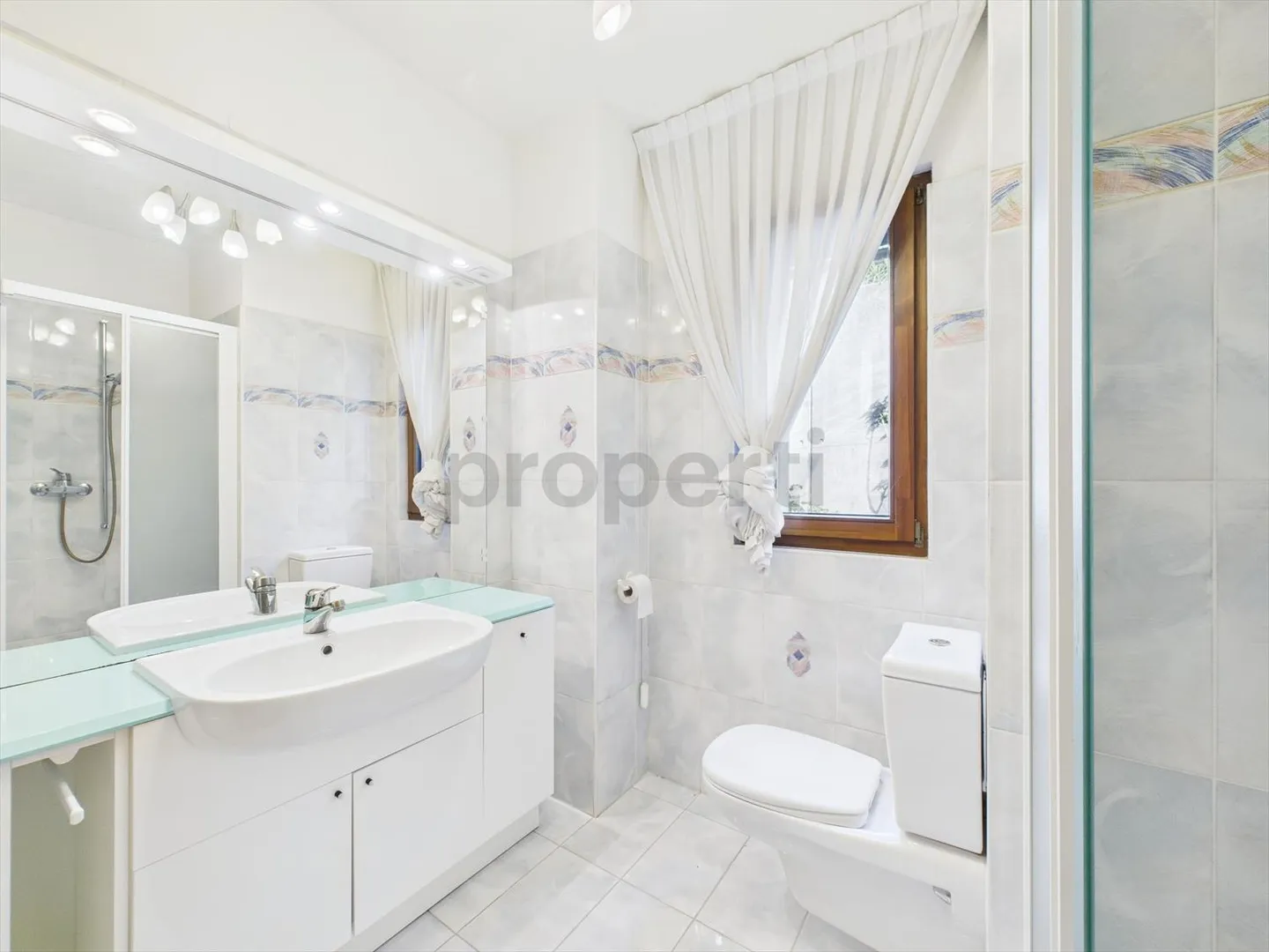 «Elegante villa di 7,5 locali in posizione privilegiata a Vacallo» - Foto 12 di 13