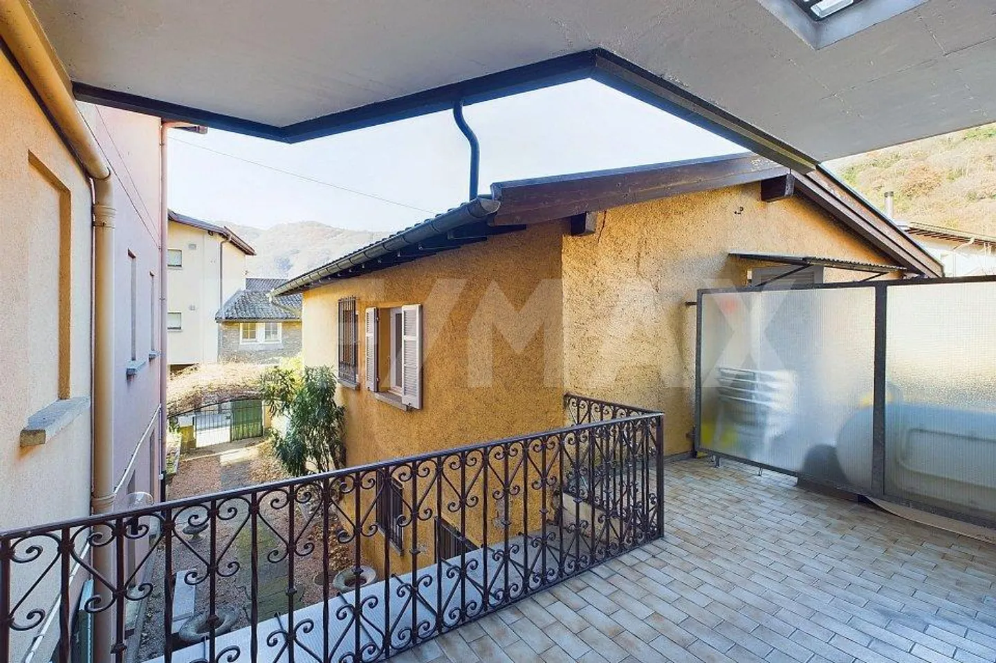 Comfortable 2-room apartment with garden and covered terrace - Photo 10 of 12