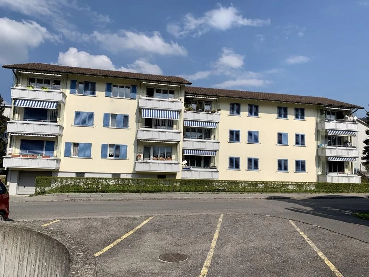 Vous cherchez une place de parking? - Photo 1 sur 2