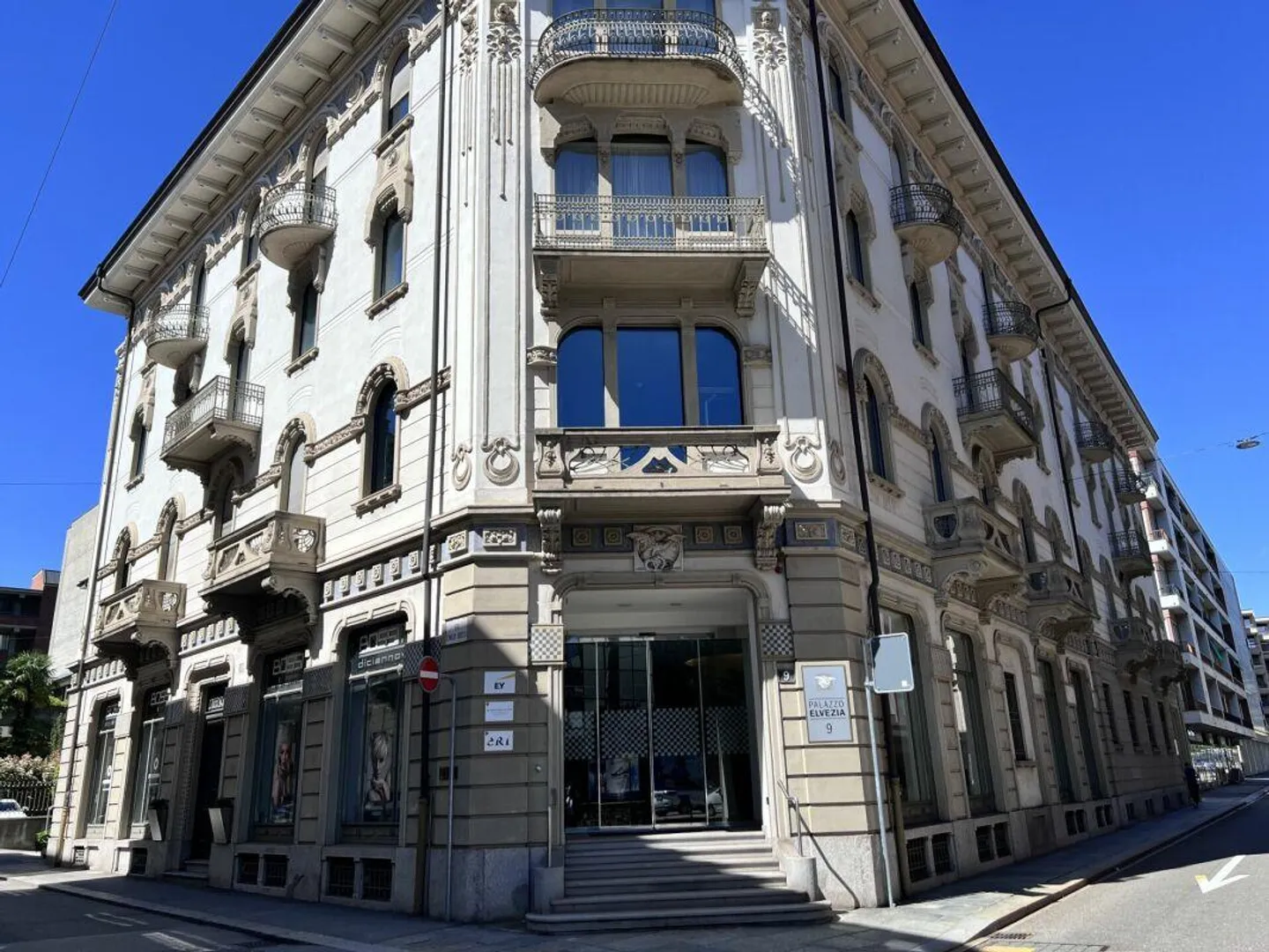 Ufficio di Prestige in un edificio storico nel centro città - Foto 1 di 4