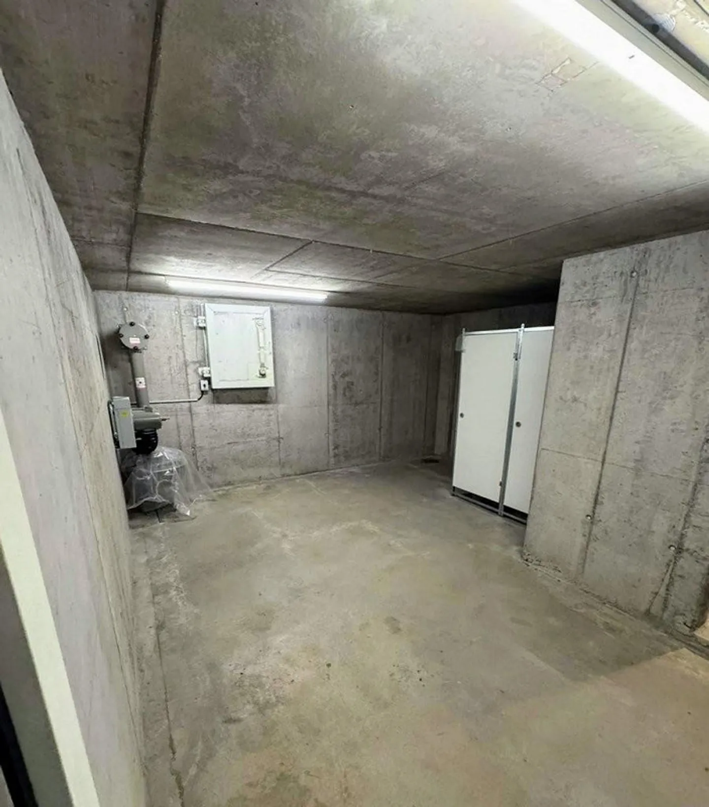Are you looking for a large storage space for archives? - Photo 4 of 7
