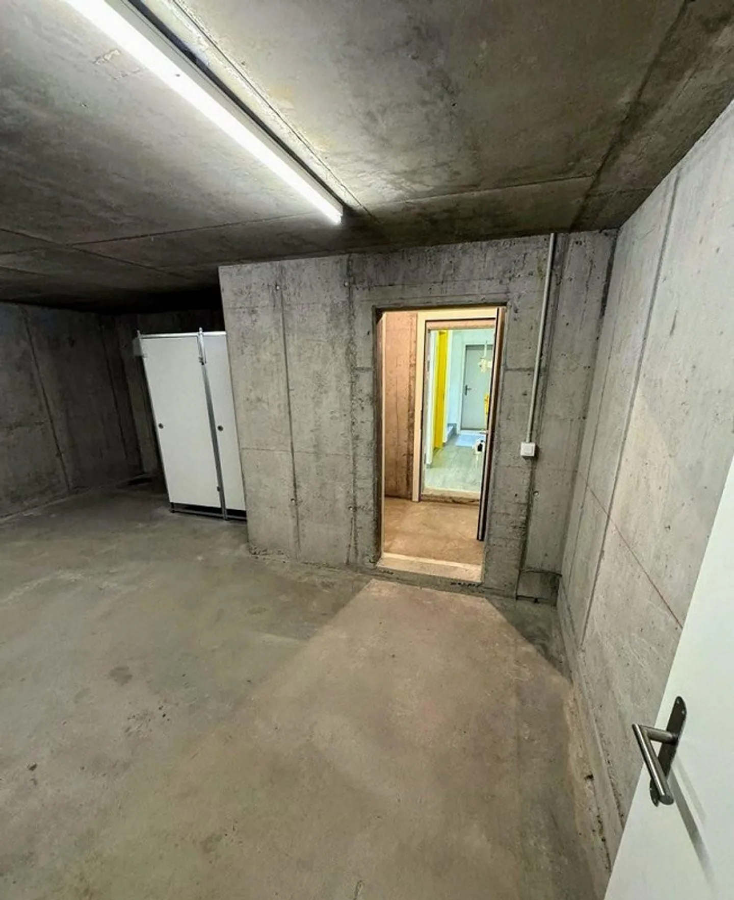 Are you looking for a large storage space for archives? - Photo 5 of 7