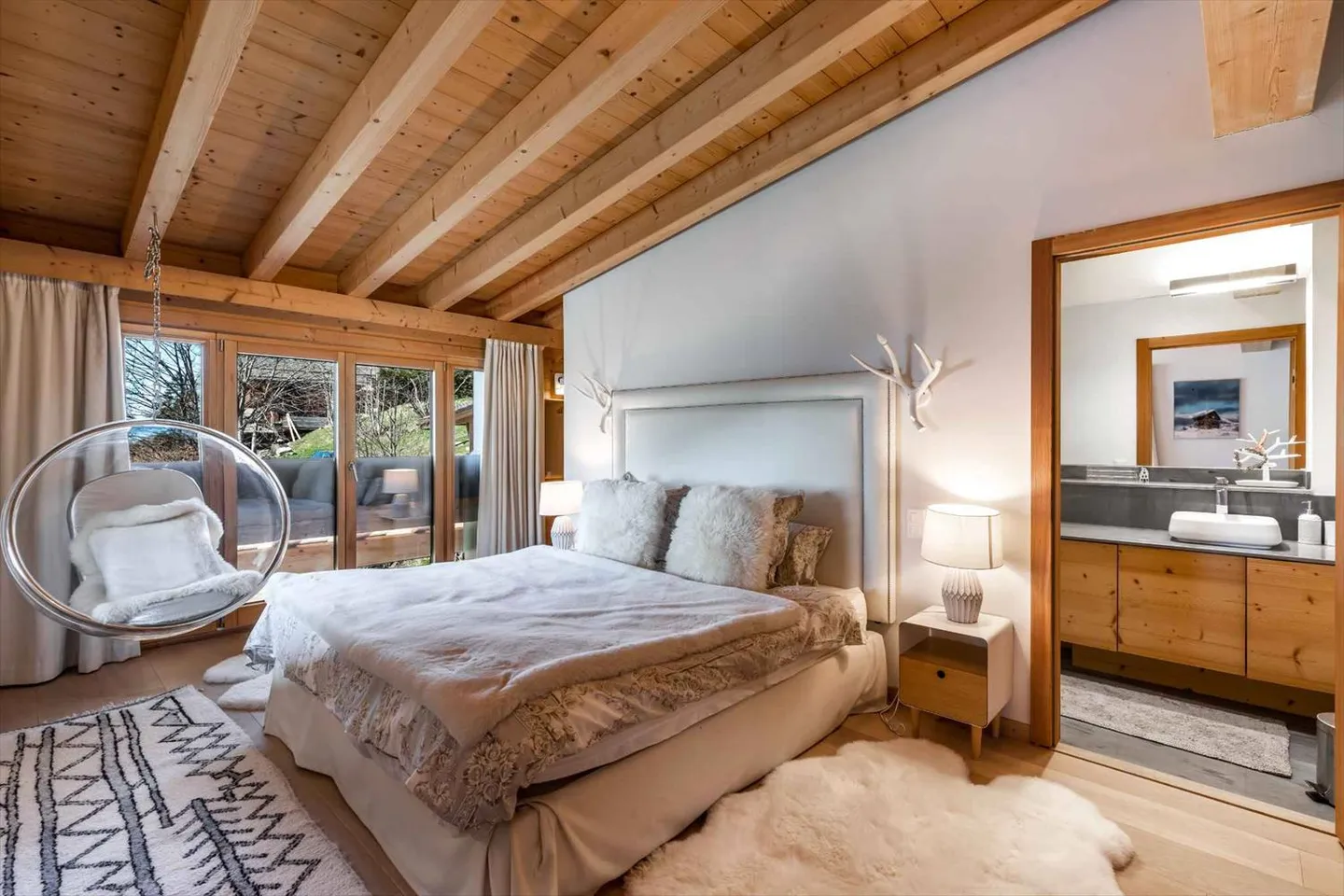 Chalet for sale - Photo 5 of 11
