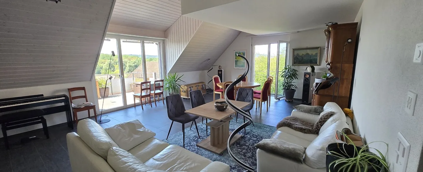 Charmante Dachmaisonette mit Alpenblick - Foto 1 von 9