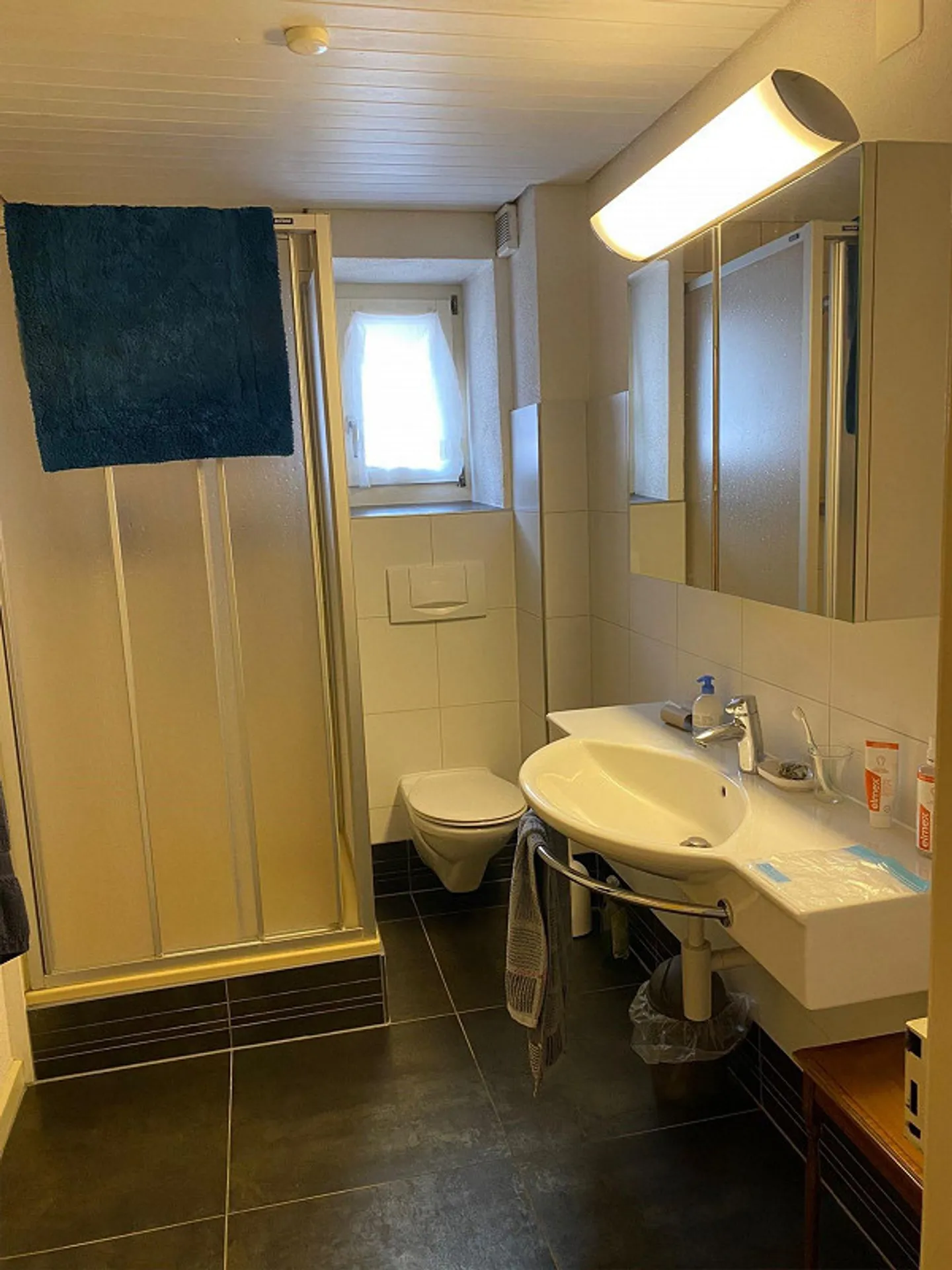 Charmant appartement de 2.5 pièces dans la vieille ville de Schaffhouse - Photo 7 sur 8