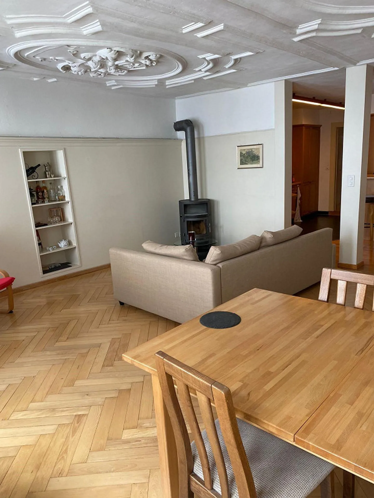 Charmant appartement de 2.5 pièces dans la vieille ville de Schaffhouse - Photo 3 sur 8