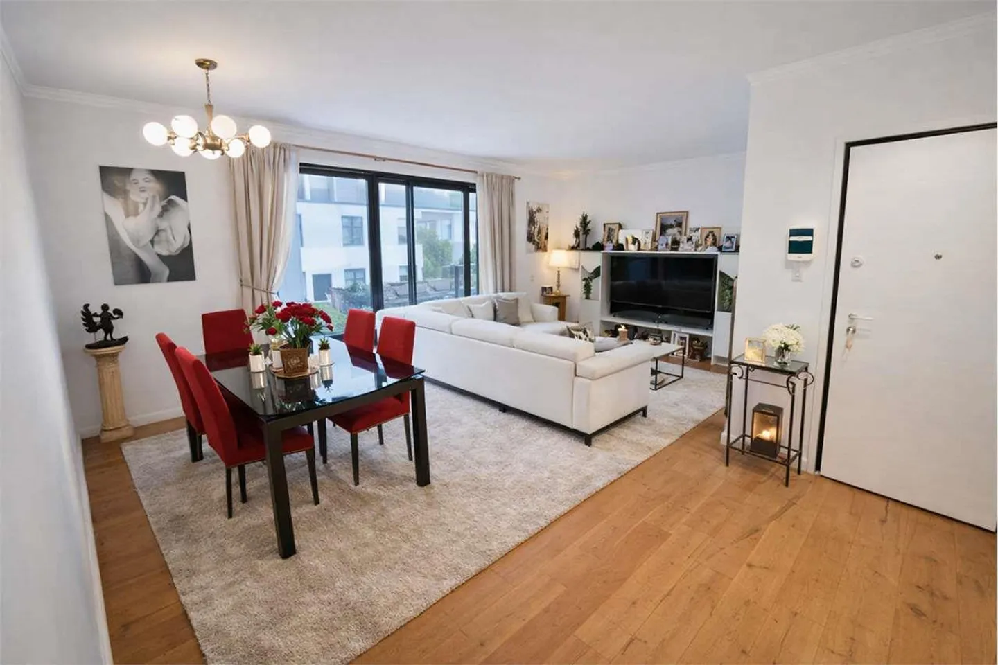 Bright 4.5-Room Apartment - Photo 1 of 13