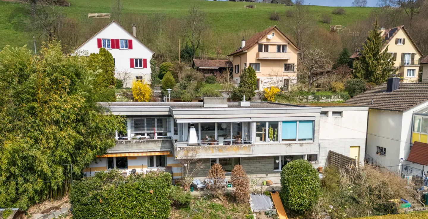 Vicino alla natura a Zofingen - Casa bifamiliare con potenziale di attico - Foto 2 di 14