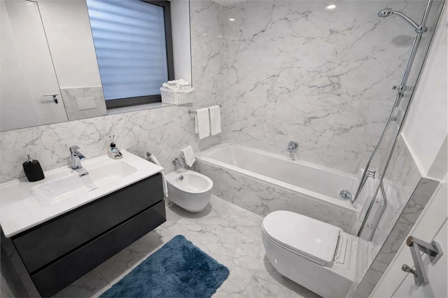 Bright 4.5-Room Apartment - Photo 8 of 13