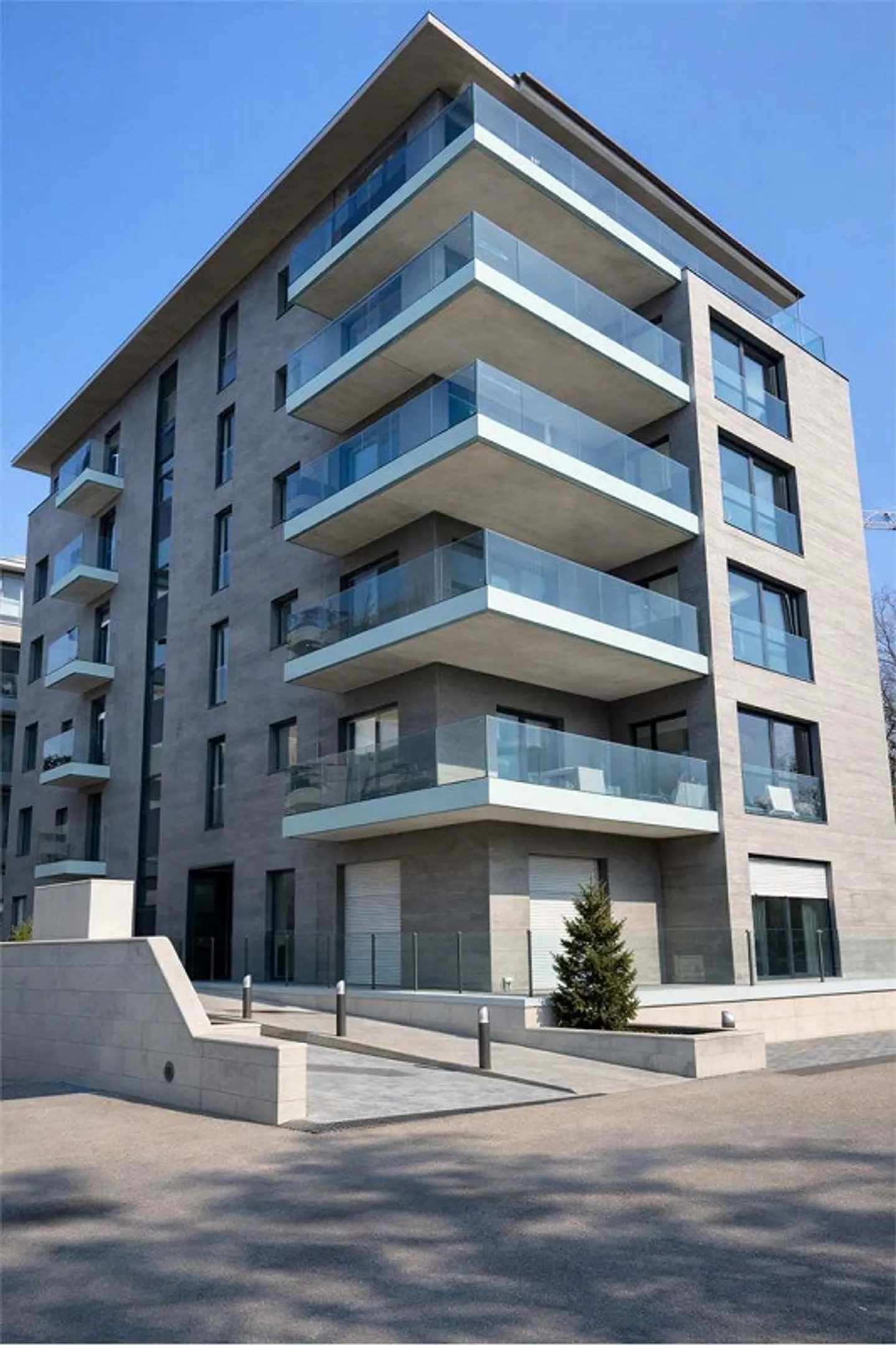 Bright 4.5-Room Apartment - Photo 10 of 13