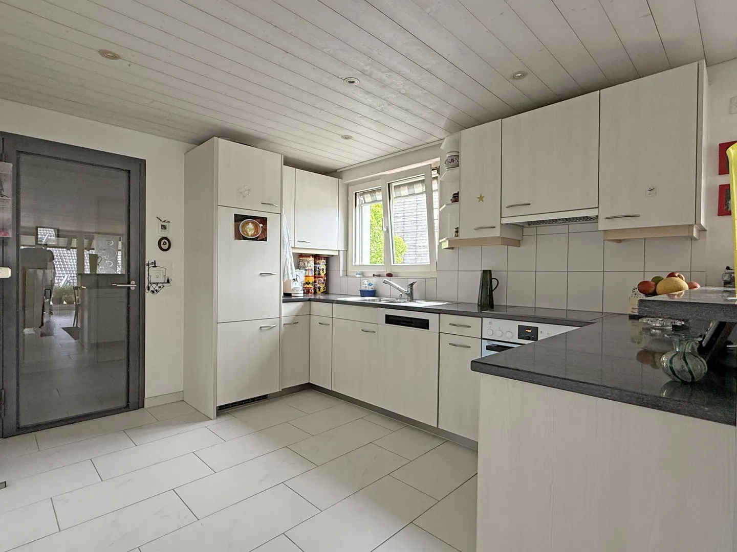 4.5-Room Maisonette Apartment - Photo 2 of 8