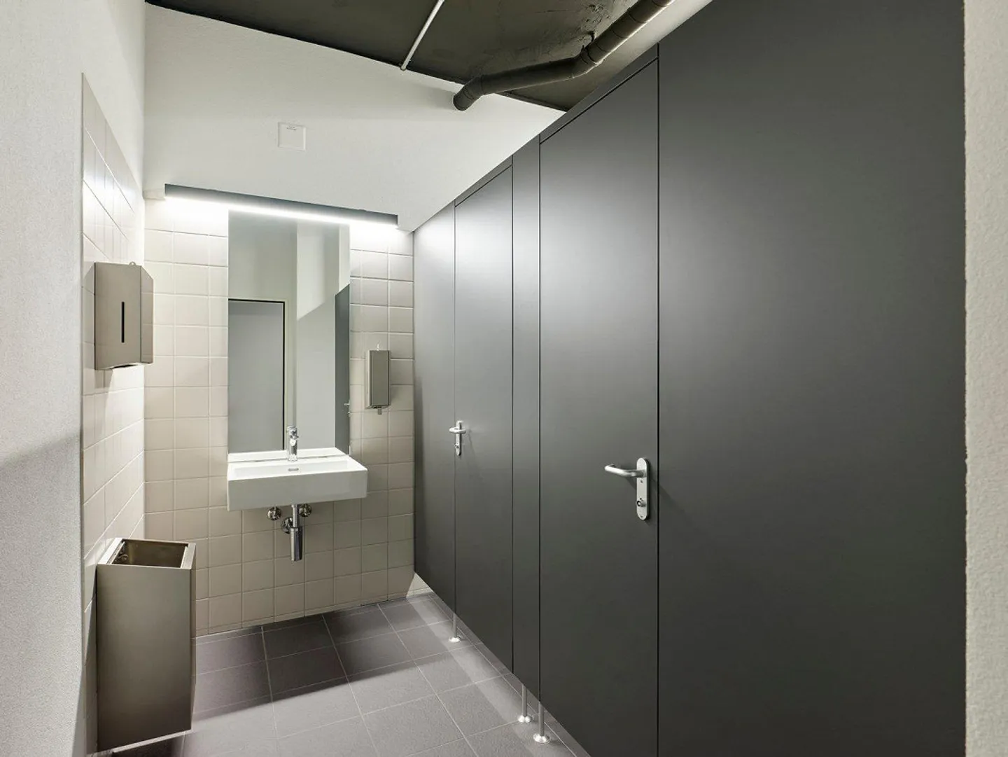 Generous office space in shell condition - individually expandable in Biel - Photo 7 of 12