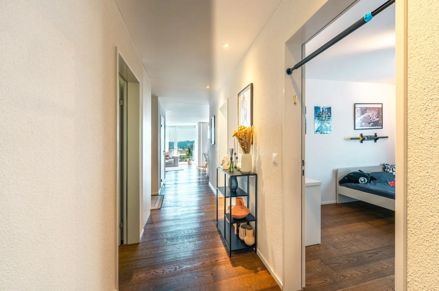 Spacious and Bright Family Apartment with a View - Photo 4 of 19